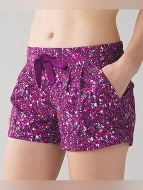 Lululemon Spring Break Away Short